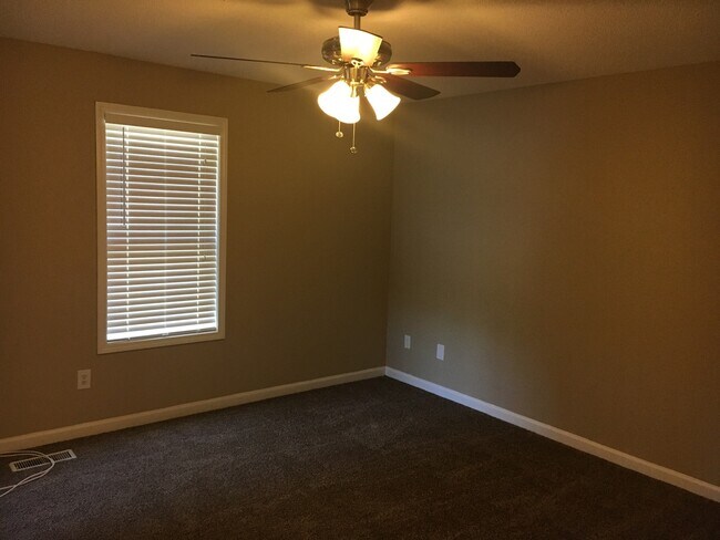 Building Photo - Perfect 3 Bedroom, 2 Bath Home For Rent accepting vouchers