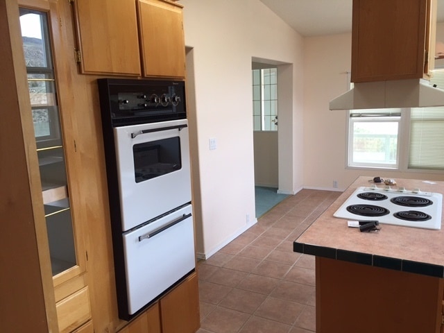 Building Photo - Beautiful 3 bedroom Overlooking River