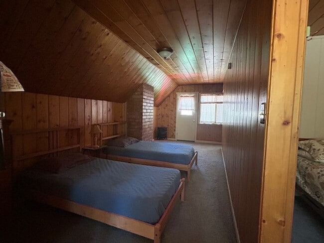 Building Photo - Furnished Seasonal Rental