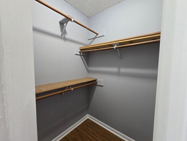 Building Photo - 6752 Willowbrook Dr