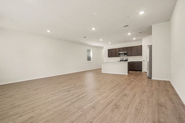 Building Photo - 125 Arbor Dr