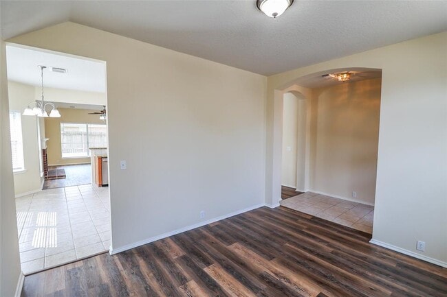 Building Photo - 18611 Woodbreeze Dr