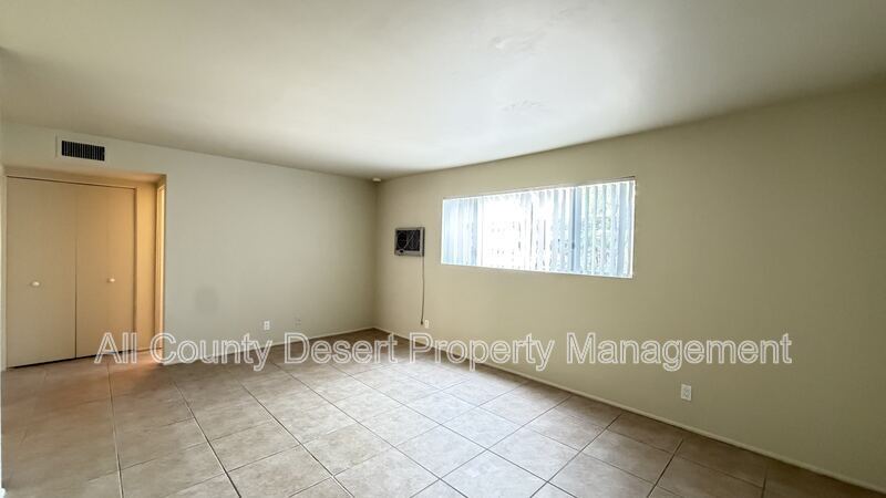 Building Photo - 550 El Cielo Rd