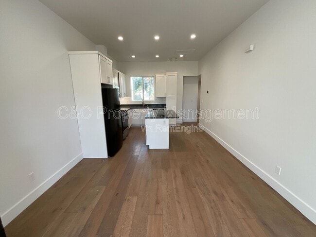 Building Photo - 182 Los Olivos Ave