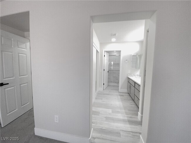 Building Photo - 10420 Villa Ridge Dr