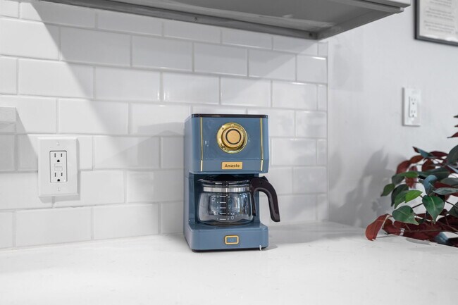 Building Photo - 1404 Lieta St