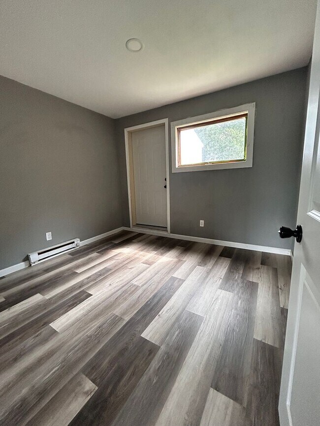 Building Photo - 110 E 4th Ave