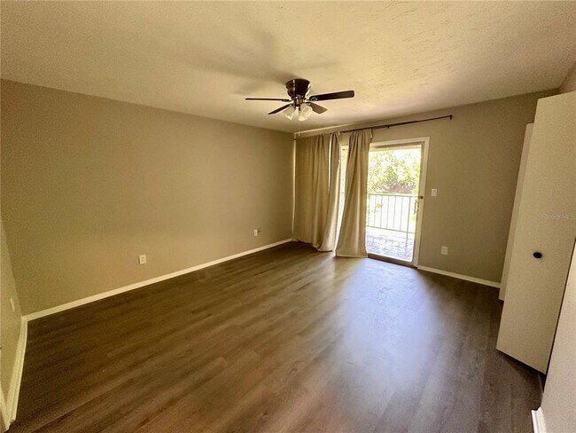 Building Photo - 2019 Whitby Dr