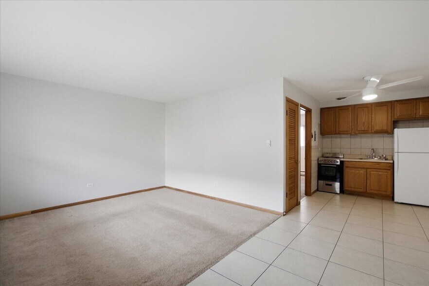 Building Photo - 6206 W 64th Pl