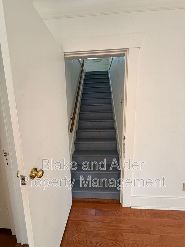 Building Photo - 2825 NE 27th Ave