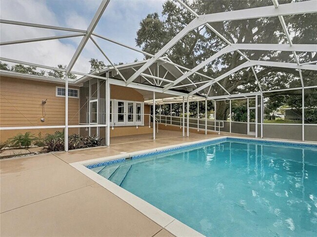Building Photo - 125 Lake Roy Dr
