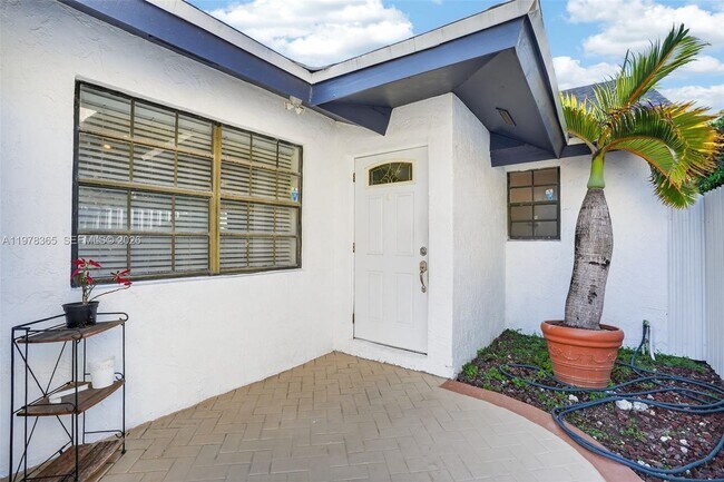 Building Photo - 7016 SW 103rd Pl