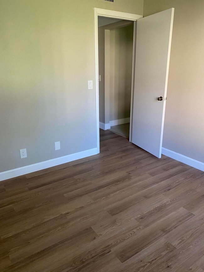 Building Photo - 109 Lake Pine Cir