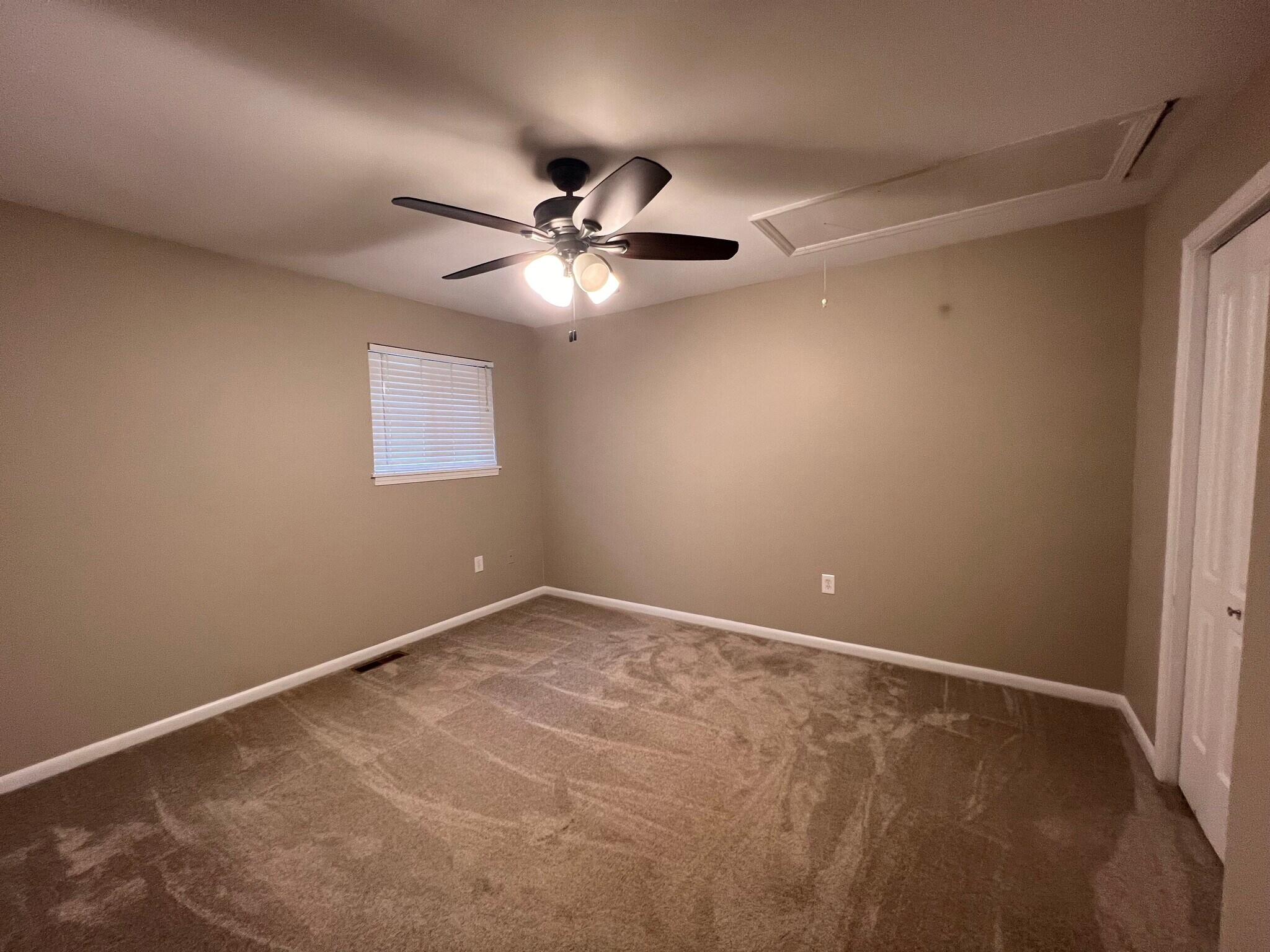 Building Photo - 94 Briarview Cir