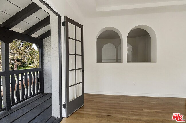 Building Photo - 450 N Orange Dr