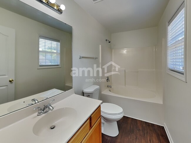 Building Photo - 11251 Heritage Green Dr