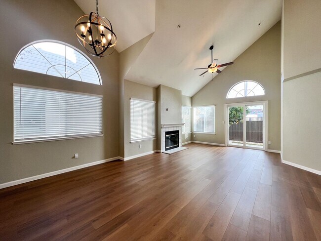 Building Photo - Updated Four Bedroom Home in the Heart of Napa