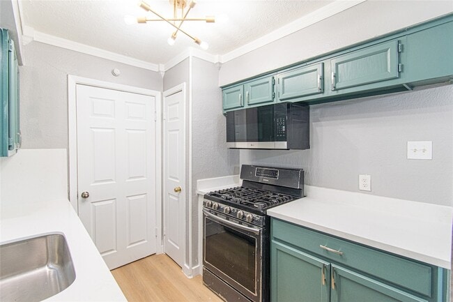 Building Photo - 12906 Southspring Dr
