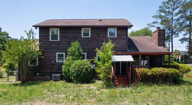 Building Photo - Now available! Renovated!