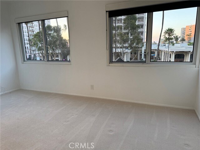 Building Photo - 525 E Seaside Way