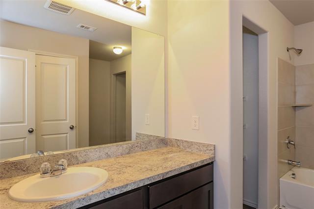 Building Photo - 5528 Eagle Point Dr