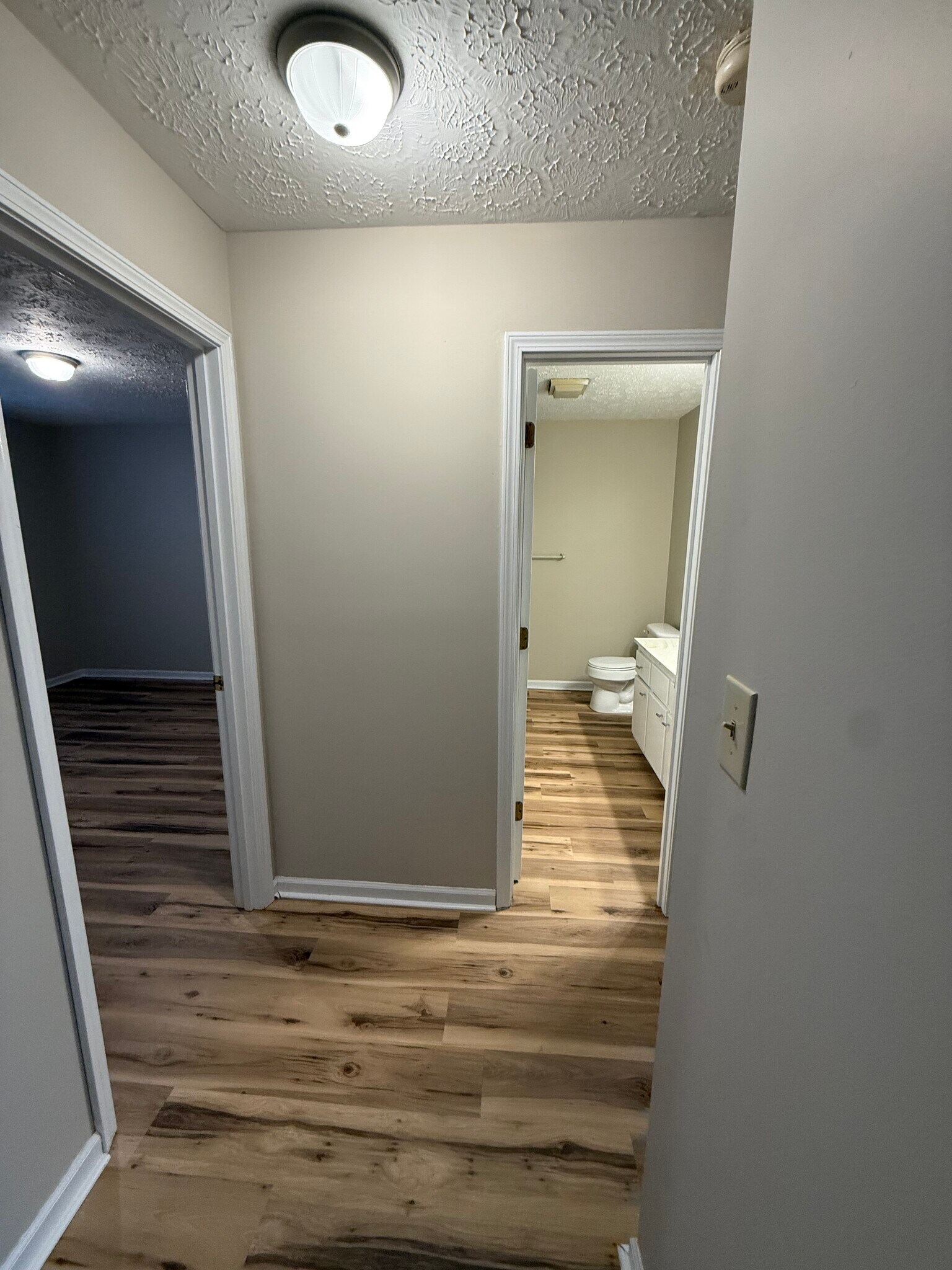 Building Photo - 719 Main St