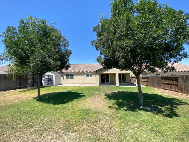 Building Photo - Gorgeous 5 BD 3 BA home available for rent...
