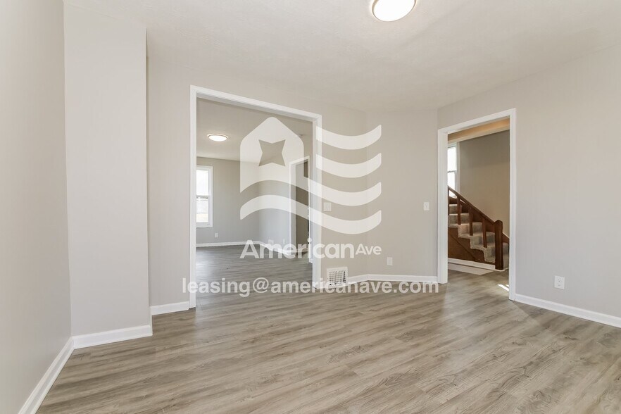 Building Photo - 2409 S 41st St