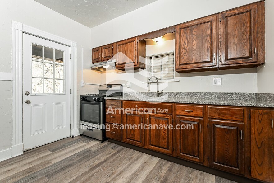 Building Photo - 532 Highland Ave