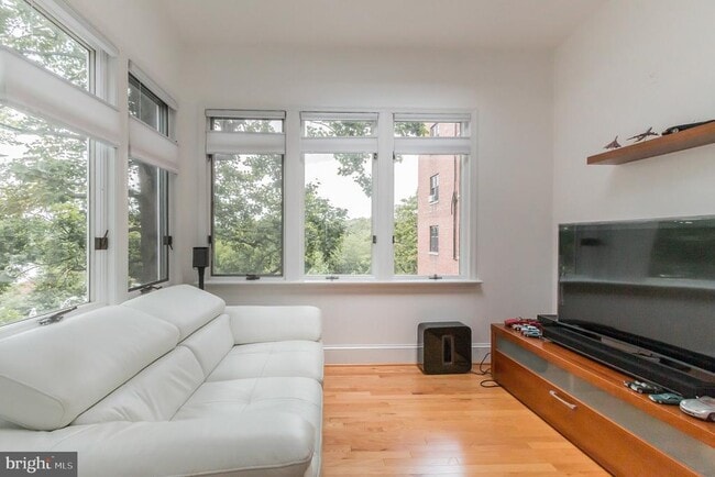 Building Photo - 3150 19th St NW