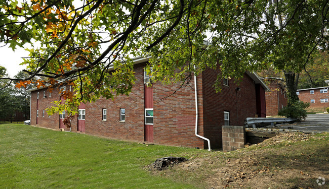 Building Photo - Malcolm Gardens