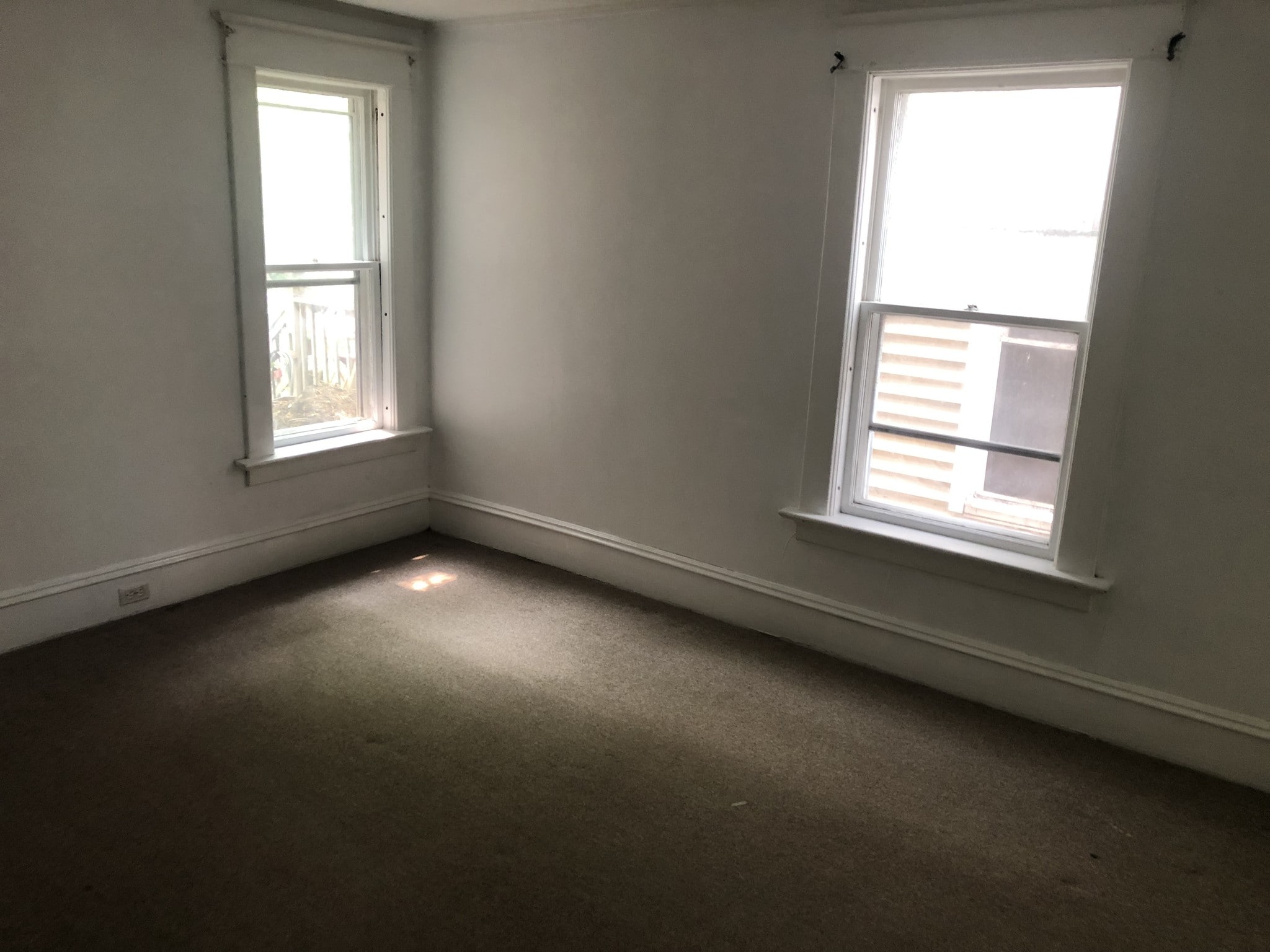 Building Photo - 58 King St