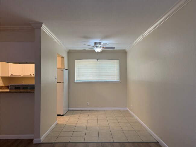 Building Photo - 1530 Heights Blvd