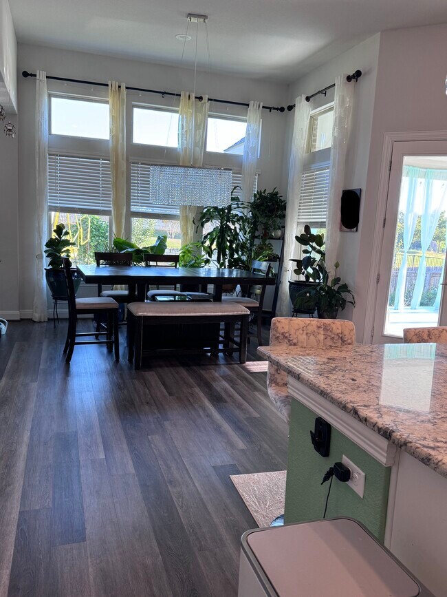 Building Photo - 513 Lambert Cv