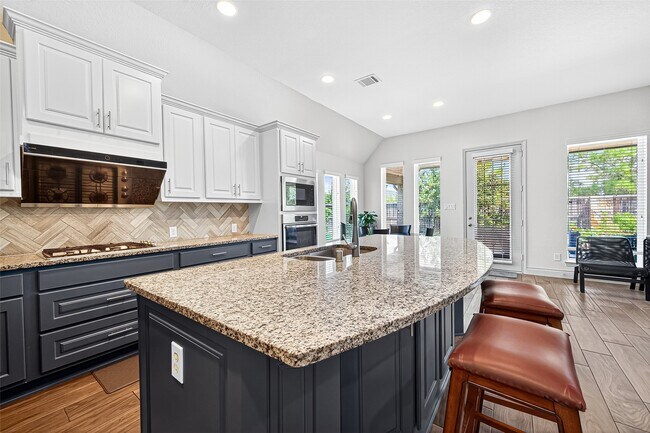 Building Photo - 3602 Lake Falls Dr