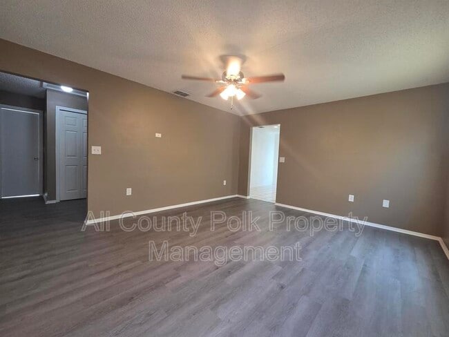 Building Photo - 1410 Bramblewood Dr