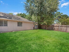 Building Photo - 23526 Tree House Ln