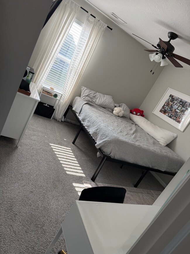 Building Photo - 7481 Autumn Joy Ave