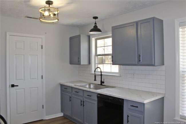 Building Photo - 217 Hobson Ct