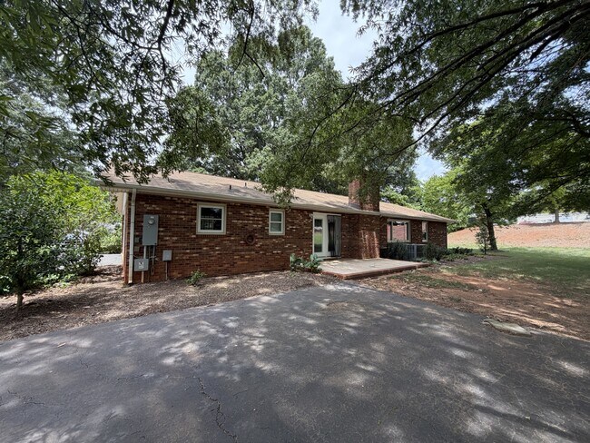 Building Photo - 1130 Turnersburg Hwy