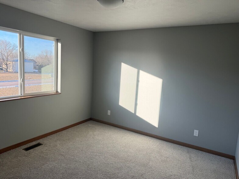 Building Photo - 3902 S Caballo Ct