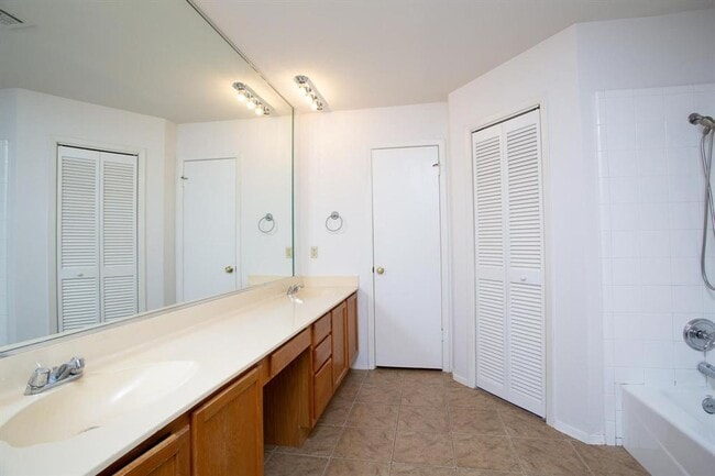 Building Photo - Cozy 3/BR 2/BA Home with Fireplace, Washer & Dryer Included