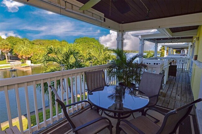Building Photo - 3889 Pompano Dr SE