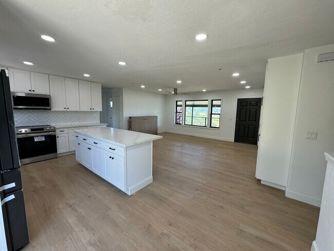 Building Photo - 5430 Sunny Ridge Pl