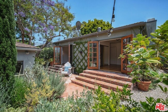 Building Photo - 543 28th Ave