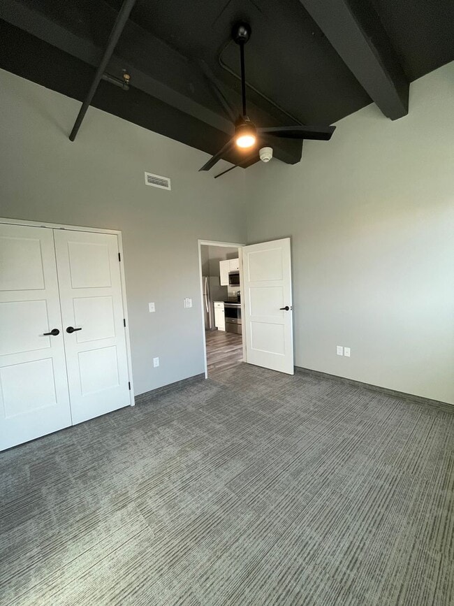 Building Photo - 712 Commercial St