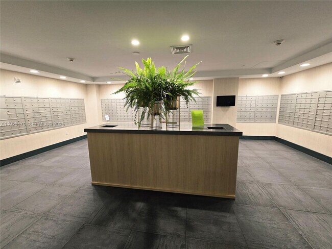 Building Photo - 90 SW 3rd St