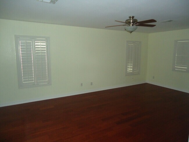 Building Photo - Huge 4 bedroom Masterpiece in the Terra Vista Community For Rent