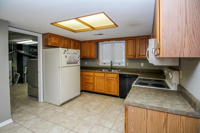 Building Photo - Beautiful Single Family Home located in South Columbia