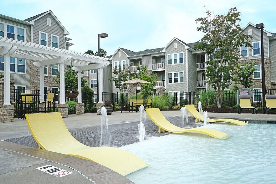 Vinings at Carolina Bays 501 Hinson Dr Myrtle Beach SC 29579